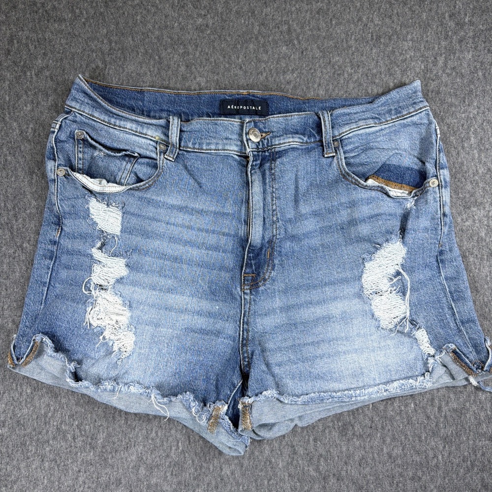 Aeropostale Shorts Women's Size 16 Mom Short Distressed Light Wash Jean